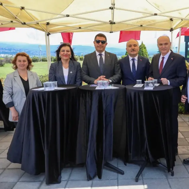 “Mutfak Atölyesi Tarım Akademisi’nde Kuruluyor”

Doğu Marmara Kalkınma Ajansı’nın Sosyal Gelişmeyi Destekleme Programı kapsamında destek almaya hak kazanan projemiz ile sosyo-ekonomik açıdan dezavantajlı durumda olan 50 kadına Mutfak Sanatları Akademimiz’de eğitim vereceğiz.

Teorik ve uygulamalı mesleki eğitimin yanı sıra  workshoplarla da desteklenecek eğitim süreci sonunda katılımcılar sertifika alacak.

📍Mutfak Sanatları Merkezi
