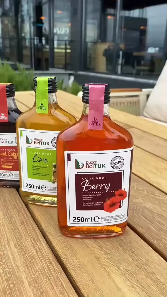 Cool Drop Berry, Cool Drop Lime ve Cold Brew Iced Coffee şimdi tüm sosyal tesislerimizde! ☕🍓🍋
Özel sunumlarıyla göz alıcı, tadıyla unutulmaz!
Kendinizi adeta bir film sahnesindeymiş gibi hissedeceğiniz bu serin lezzetleri mutlaka deneyin. 😎❄️
#CoolDrop #ColdplayBrew #YazKeyfi #SosyalTesislerdeSerinlik #TarzınıYudumla