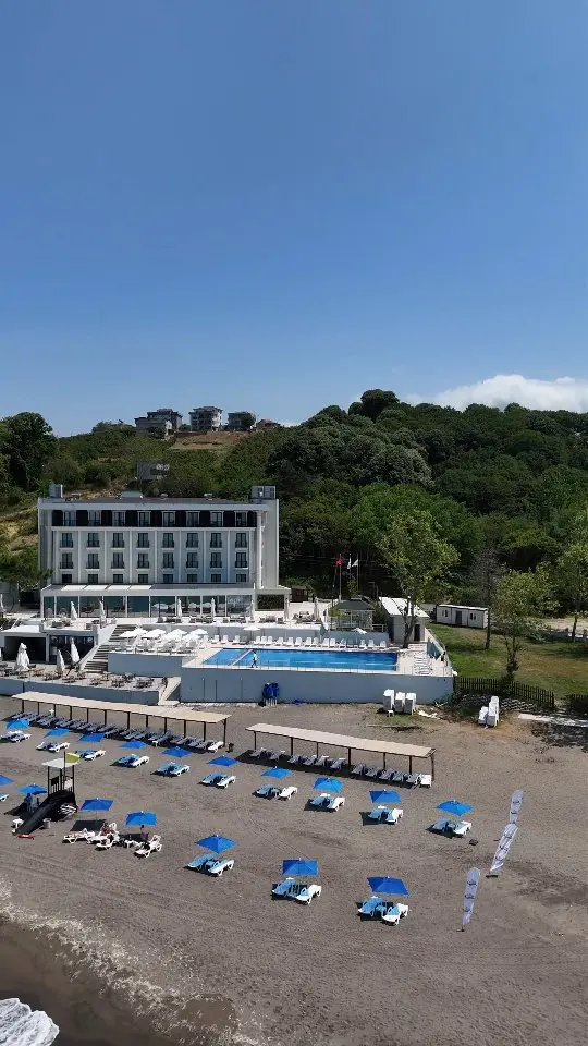 📍Akçakoca SaklıKoy Otel
Çocuğunuzla birlikte huzuru keşfedin! 🌿👨‍👩‍👧‍👦

Şehirden uzak, doğayla iç içe, çocuklar için oyun dolu, sizin için huzur dolu bir tatil...
SaklıKoy Otel’de her şey sizin ve ailenizin mutluluğu için tasarlandı.

🎈Geniş yeşil alanlar
🎠 Çocuk oyun parkı
🛌 Konforlu aile odaları
🍽️ Lezzetli ve doğal mutfak
🌅 Akçakoca'nın eşsiz manzarası

Tatil planı yapıyorsanız, önce çocuğunuzun gülümsemesini düşünün...
Saklıköy Otel bu yaz sizin adresiniz!

📞 Rezervasyon: 0531 567 53 88
📍 Konum: Akçakoca / Düzce

#AileceTatildeyiz #SaklıKoyOtel #AkçakocaTatil #Doğaylaİçİçe