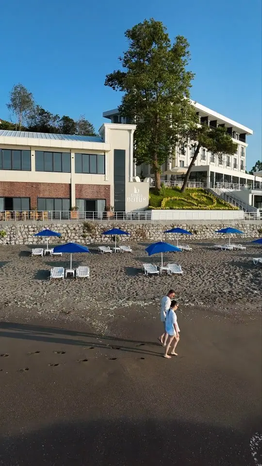 💛 Balayı gibi bir tatil mi hayal ediyorsunuz?
O zaman size küçük bir sır verelim…
SaklıKoy Otel tam da aradığınız yer! 🌊🍃

Sessizlik, huzur, deniz kokusu ve bolca mutluluk burada.
İster eşinizle, ister ailenizle gelin…
Burada geçen her gün “iyi ki gelmişiz” dedirtiyor.

🛏️ Balayınız geçti diye üzülmeyin, her tatil SaklıKoy’da balayı gibi olur.
📍 Akçakoca’nın en güzel köşesi sizi bekliyor.

@saklikoyotel

#SaklıKoyOtel #BalayıGibiTatil #KafaDinlemelik #AileceHuzur #AkçakocaSevgisi